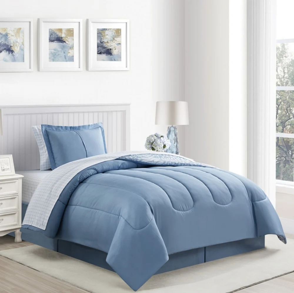 SUPER SALE ** BRAND NEW IN BAG ** Floral Blue and White Comforter 8PC Set